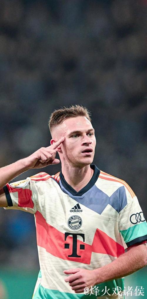 基米希:穆西亚拉回归也不影响卡尔出场,他理应上场 基米希:穆西亚拉回归也不影响卡尔出场,他理应上场